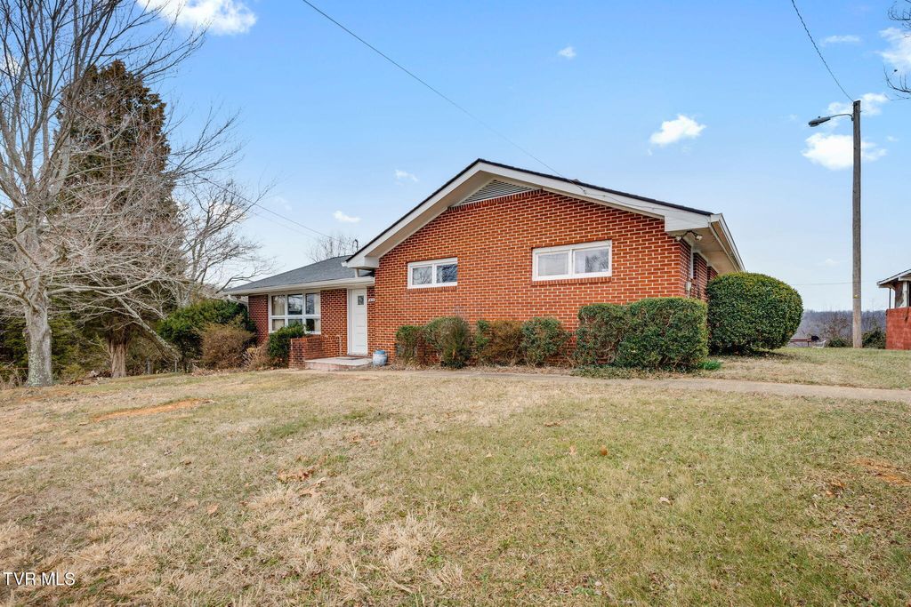 Photo of 4197 Skyland Drive, Kingsport, TN 37664 (MLS # 9991515)