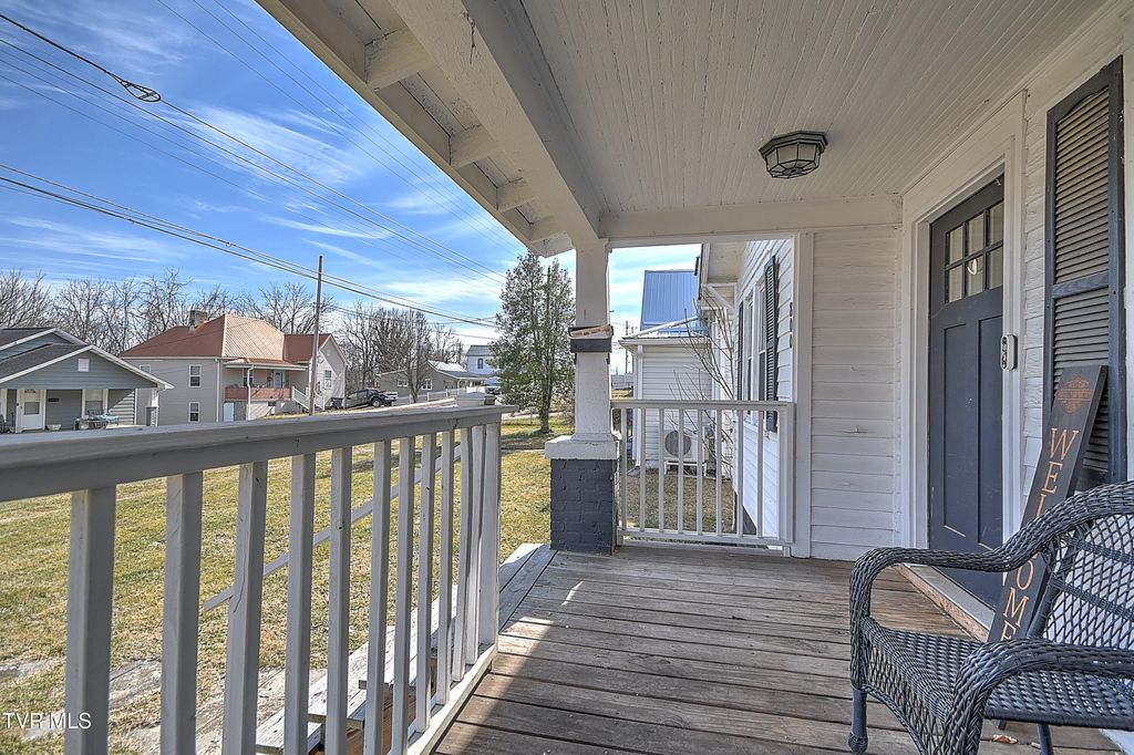 Photo of 800 5th Street, Bristol, TN 37620 (MLS # 9991226)