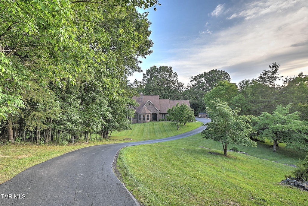 Photo of 420 Fairway Estates Drive, Blountville, TN 37617 (MLS # 9997043)