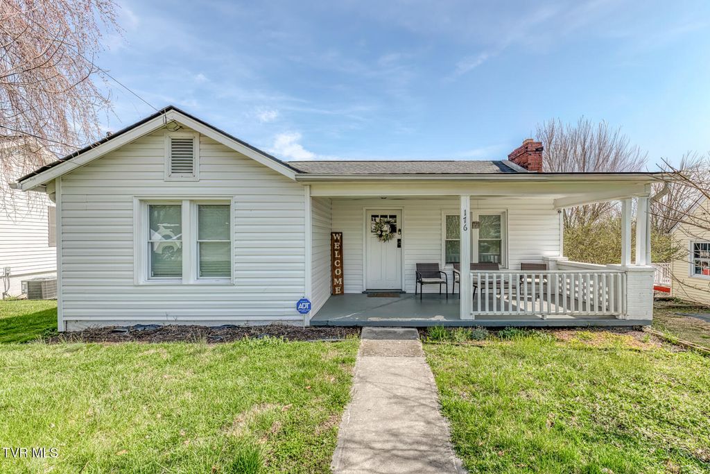 Photo of 176 Crescent Drive, Bristol, VA 24201 (MLS # 9992571)