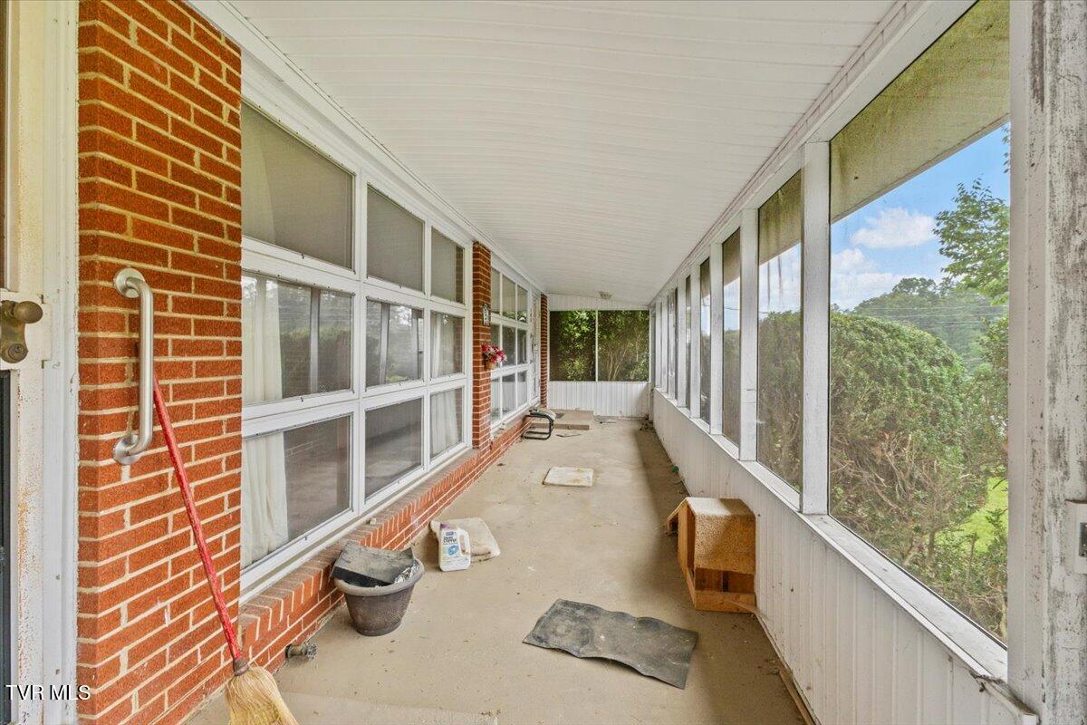 104 & 106 Hickory Drive, Greeneville, Tennessee image 14