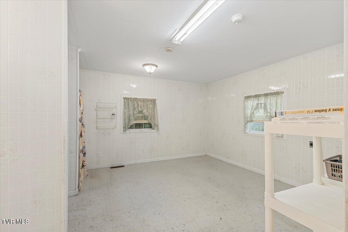 104 & 106 Hickory Drive, Greeneville, Tennessee image 36