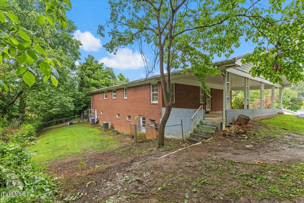 104 & 106 Hickory Drive, Greeneville, Tennessee image 11