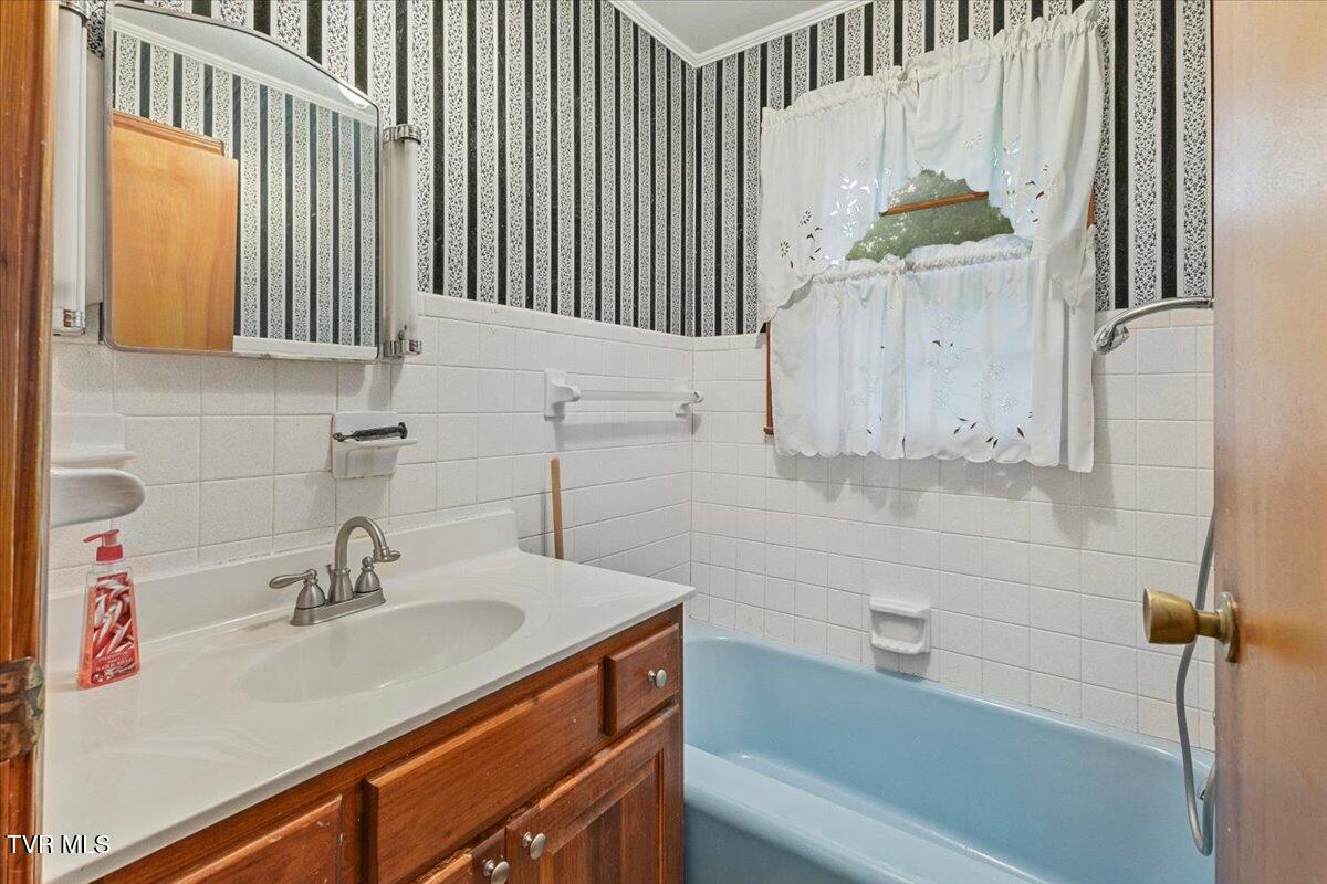 104 & 106 Hickory Drive, Greeneville, Tennessee image 29