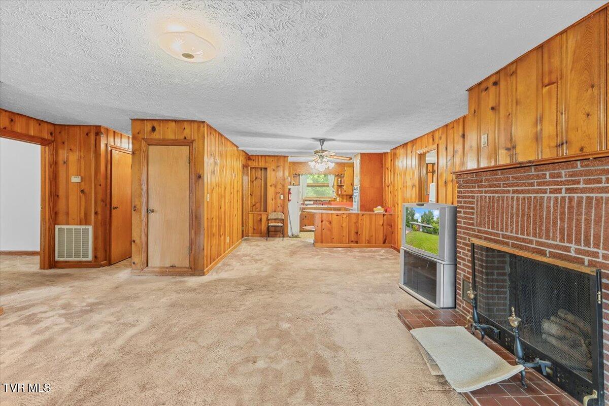 104 & 106 Hickory Drive, Greeneville, Tennessee image 17