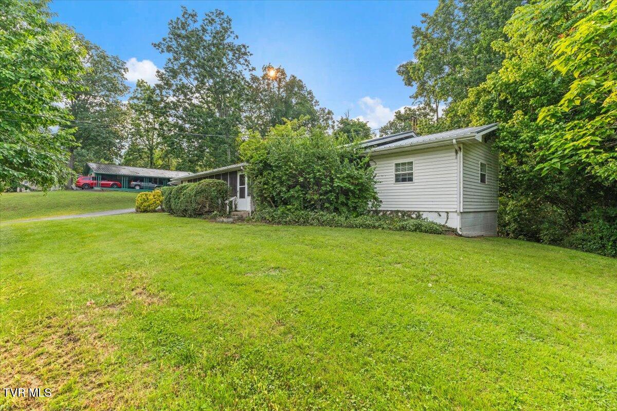 104 & 106 Hickory Drive, Greeneville, Tennessee image 8
