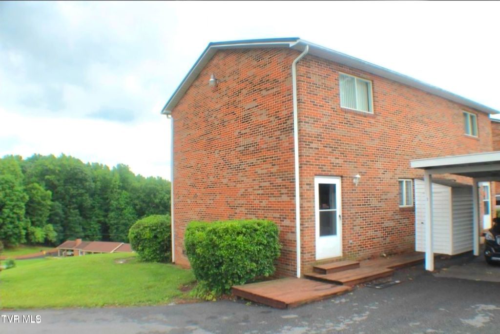 Photo of 661 Holston River Drive #4, Kingsport, TN 37660 (MLS # 9990155)