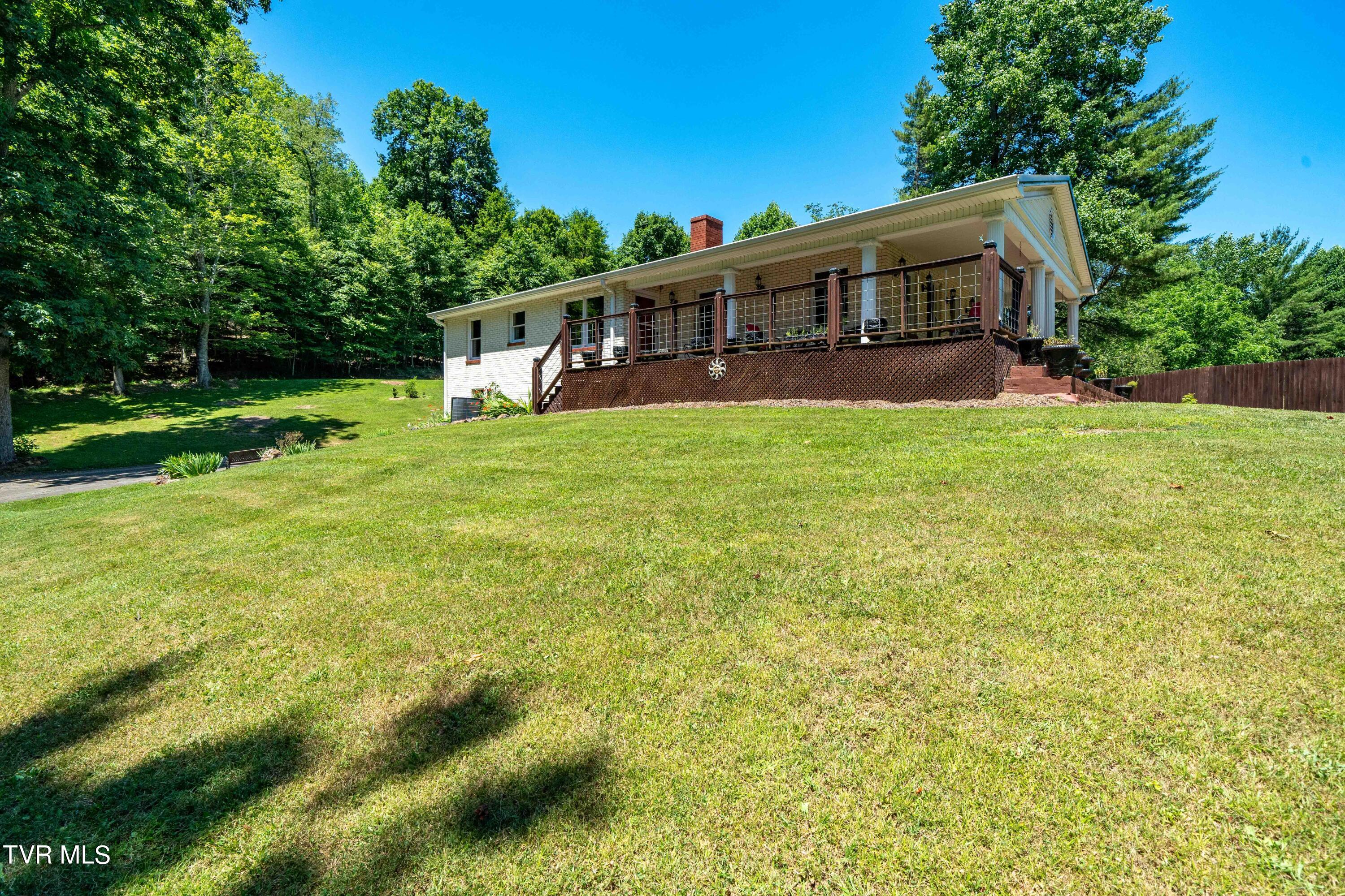 542 Rainbow Road, Mountain City, Tennessee image 7