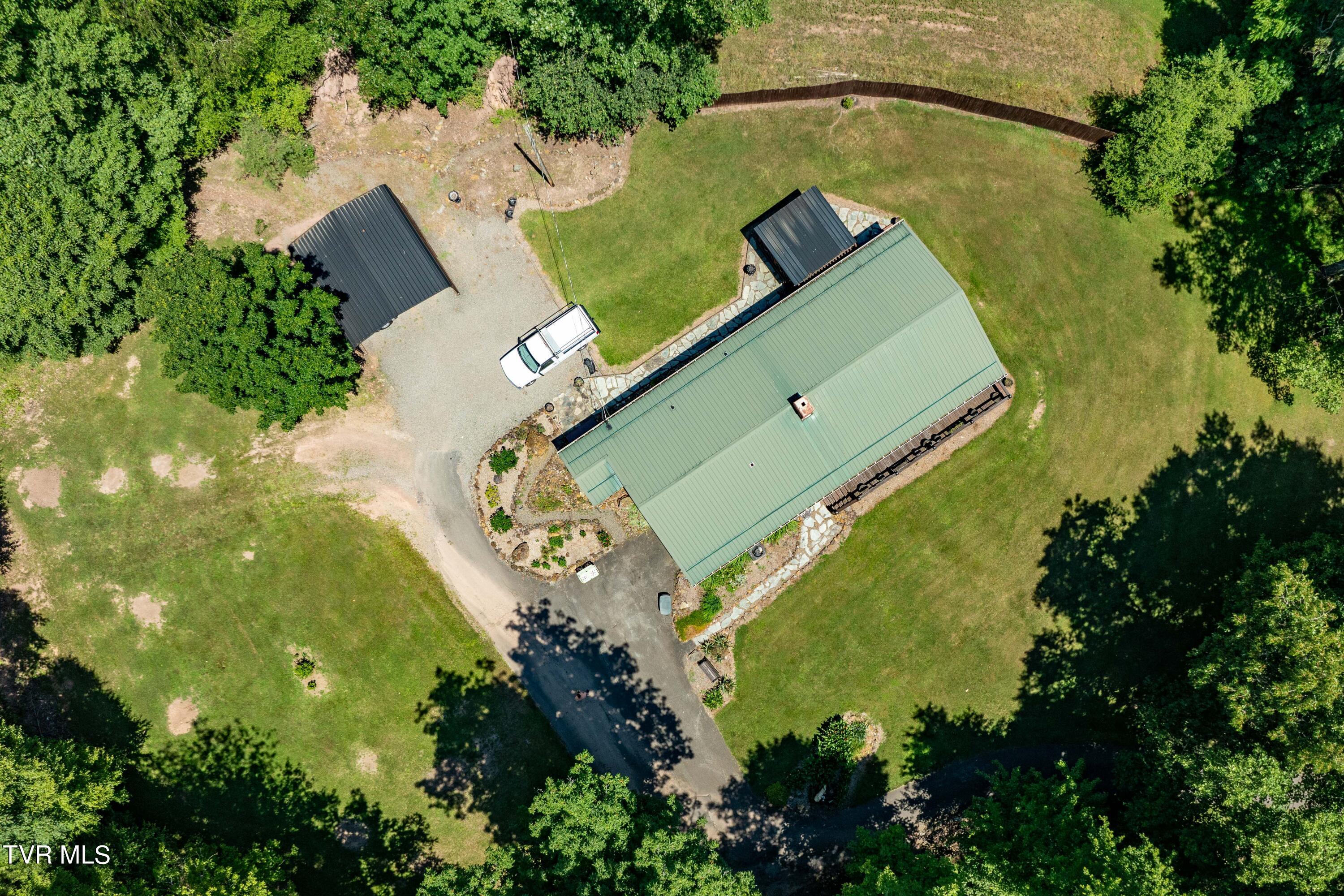 542 Rainbow Road, Mountain City, Tennessee image 2