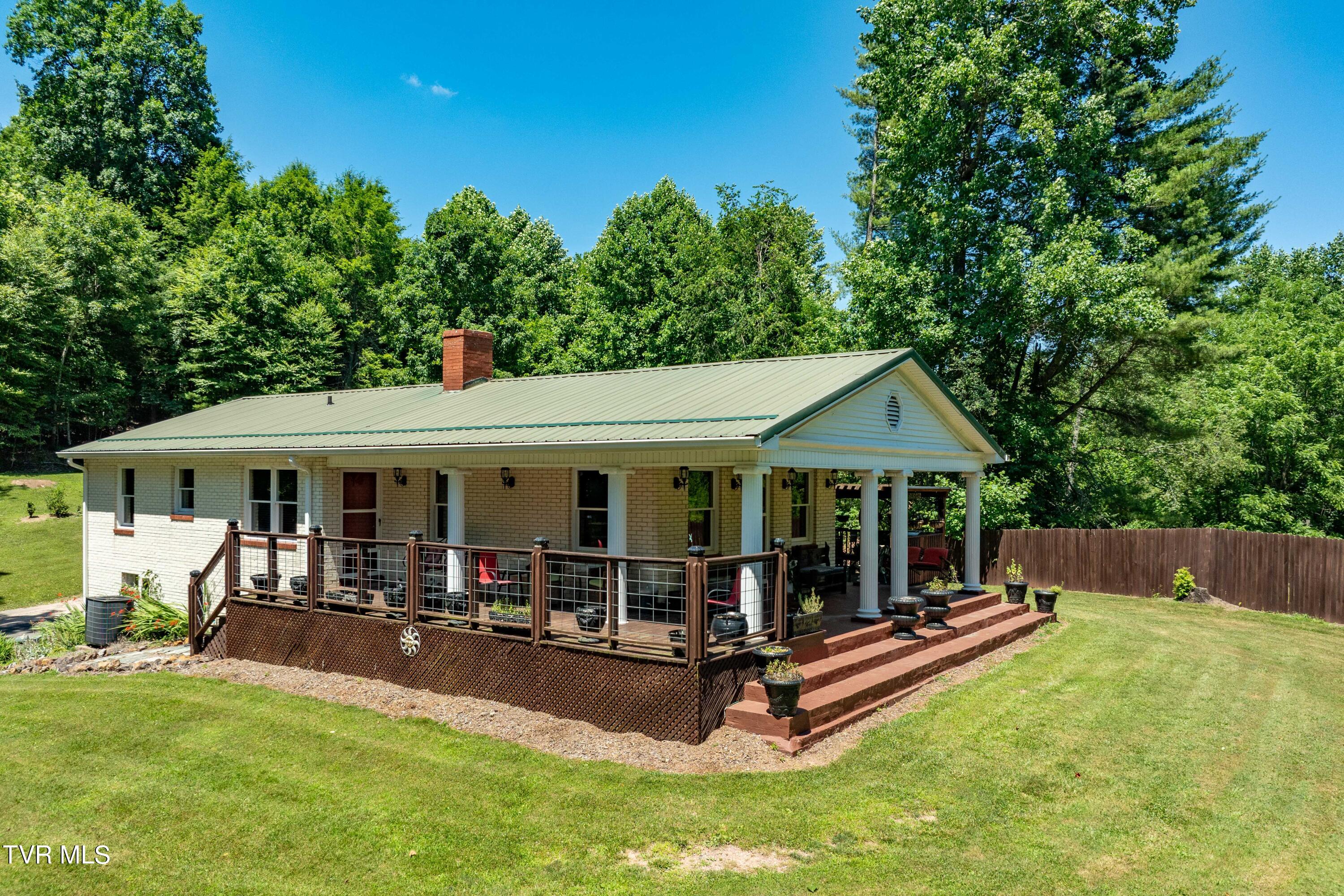 542 Rainbow Road, Mountain City, Tennessee image 4