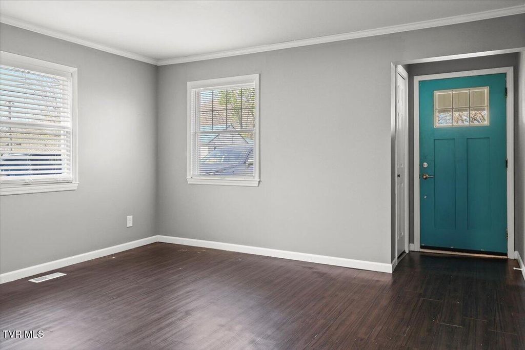 Photo of 306 Arbutus Avenue, Kingsport, TN 37660 (MLS # 9993540)