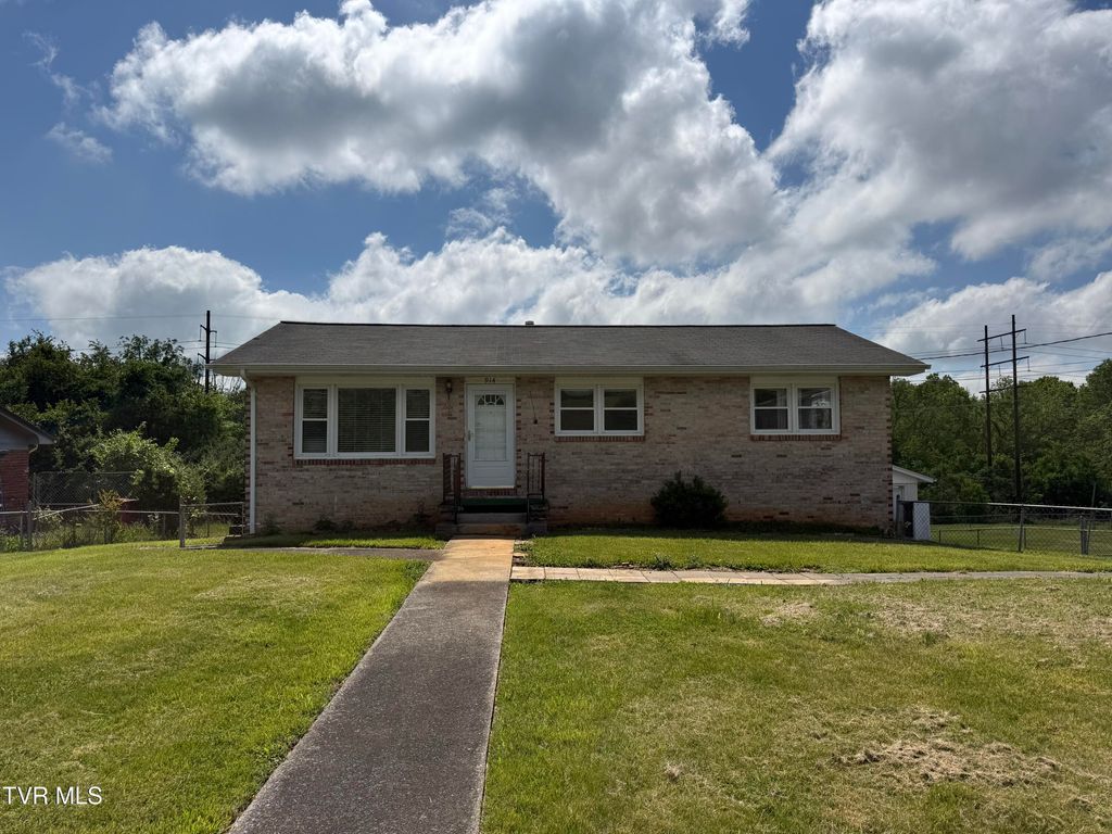 Photo of 914 Mountain View Road, Johnson City, TN 37601 (MLS # 9994498)