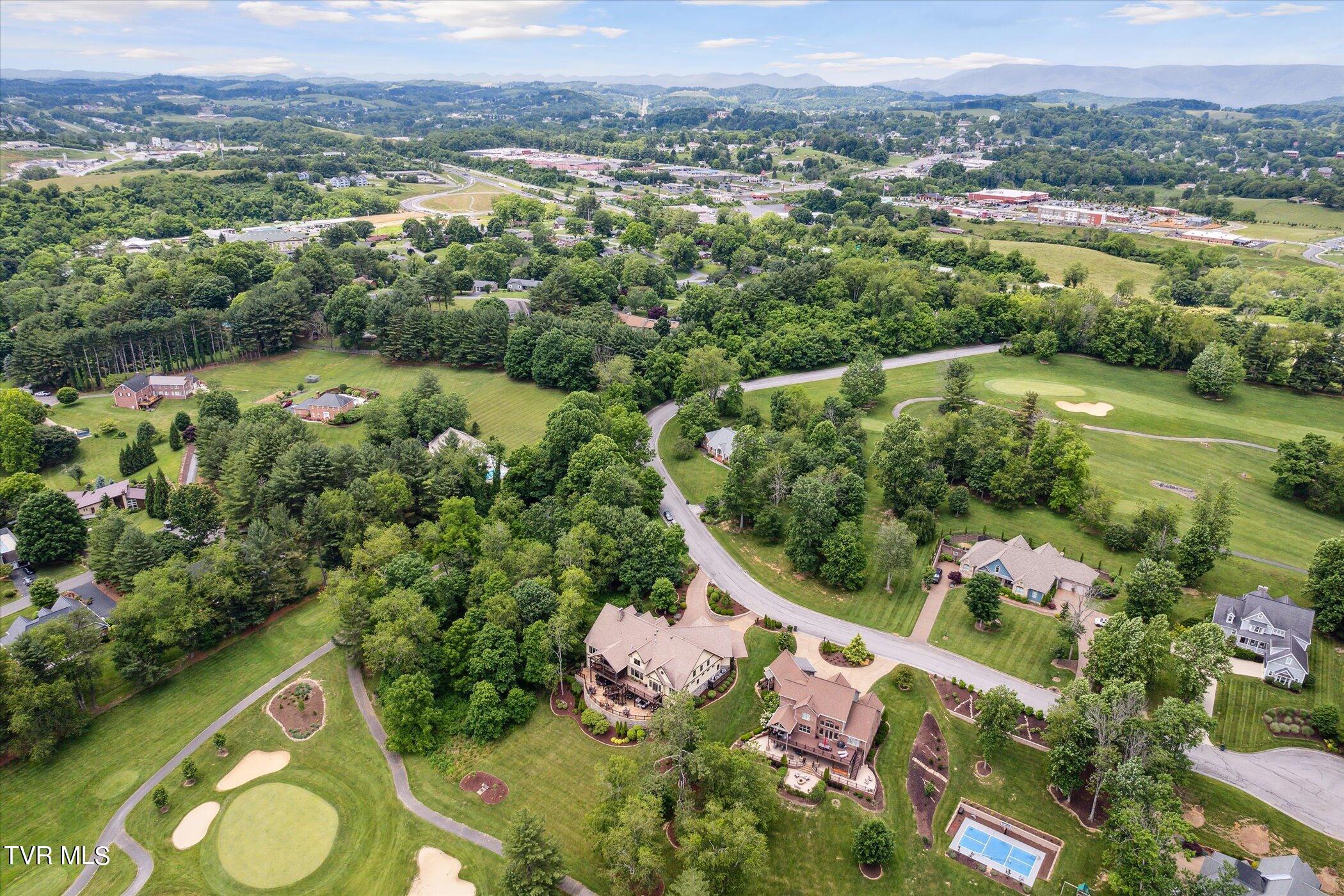 Abingdon, Virginia 24211, United States, 7 Bedrooms Bedrooms, ,6 BathroomsBathrooms,Residential,Active,114570