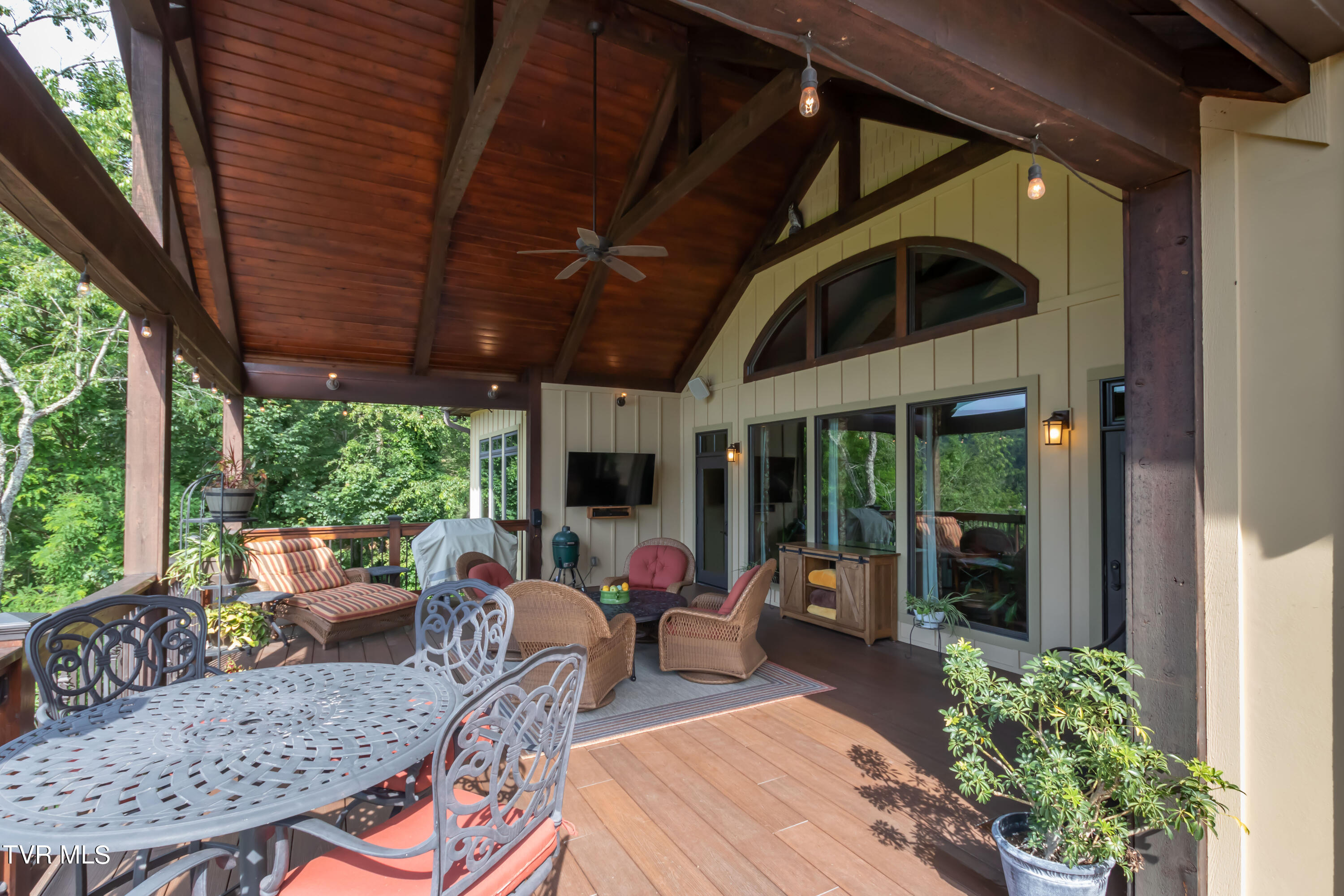 Abingdon, Virginia 24211, United States, 7 Bedrooms Bedrooms, ,6 BathroomsBathrooms,Residential,Active,114570