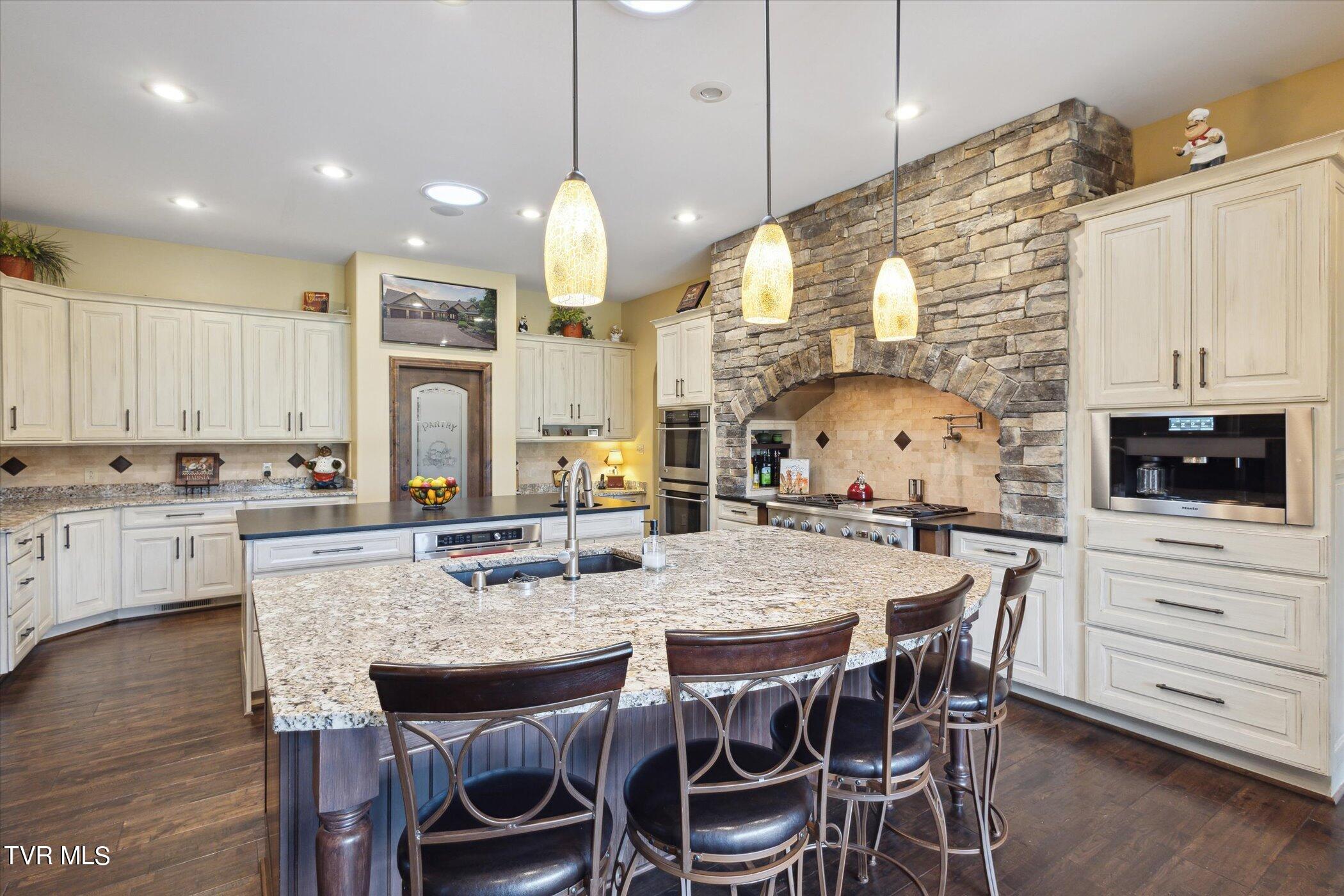846 Glenview Drive, Abingdon, Virginia image 13