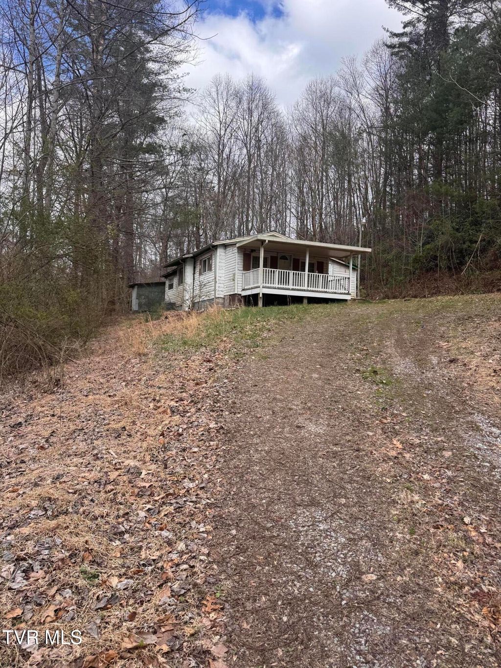 Photo of 1096 Dry Creek Road, Elizabethton, TN 37643 (MLS # 9993125)