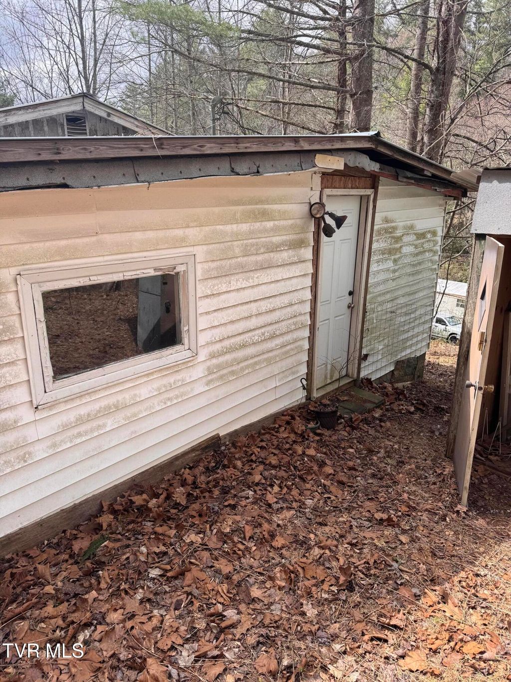 Photo of 1096 Dry Creek Road, Elizabethton, TN 37643 (MLS # 9993125)