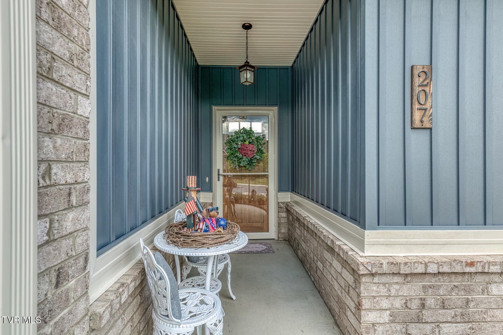 Photo of 207 Hacker Martin Drive, Gray, TN 37615 (MLS # 9996239)