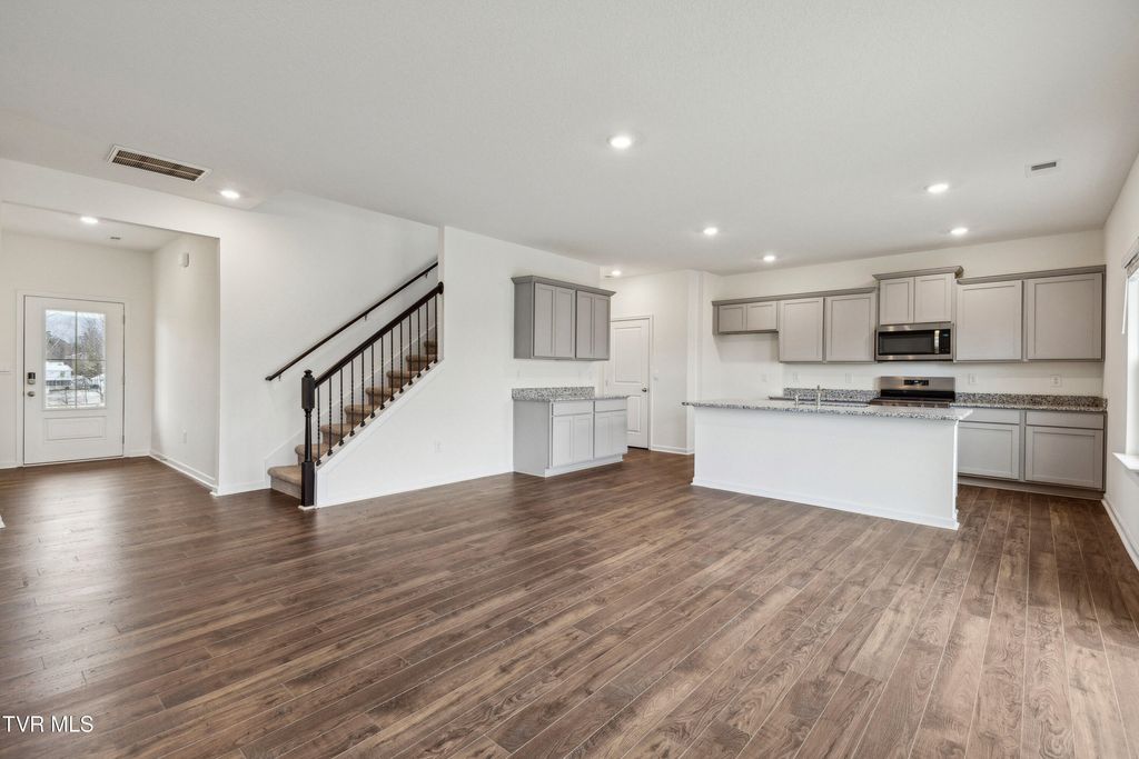 Photo of 227 Artist Avenue, Johnson City, TN 37615 (MLS # 9989485)