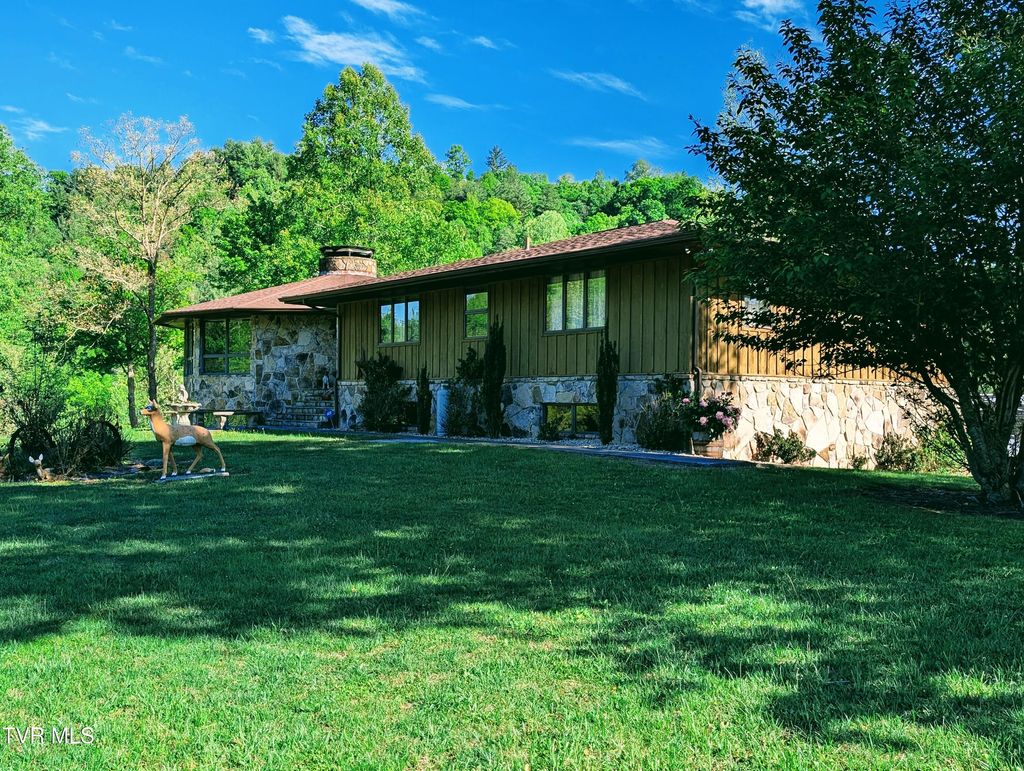 Photo of 9404 Clintwood Highway, Pound, VA 24279 (MLS # 9995150)