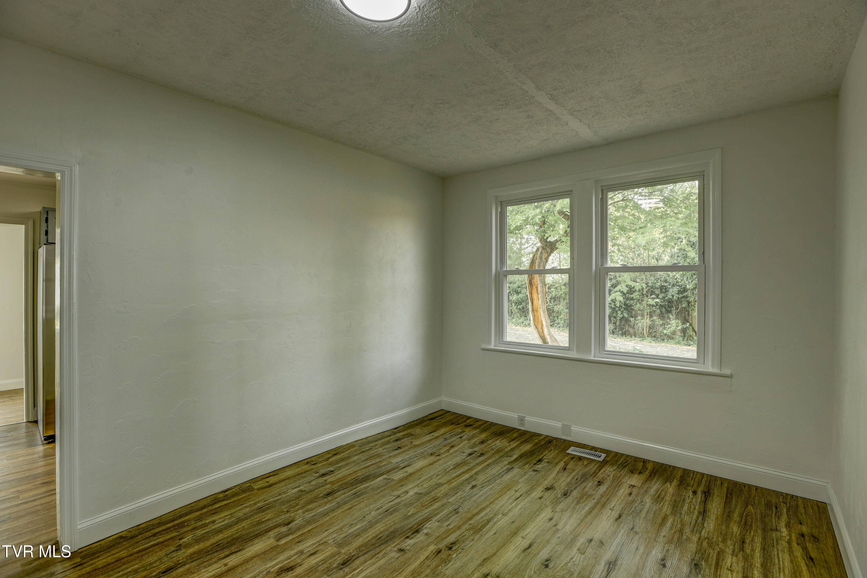 908 Columbia Road, Bristol, Tennessee image 18