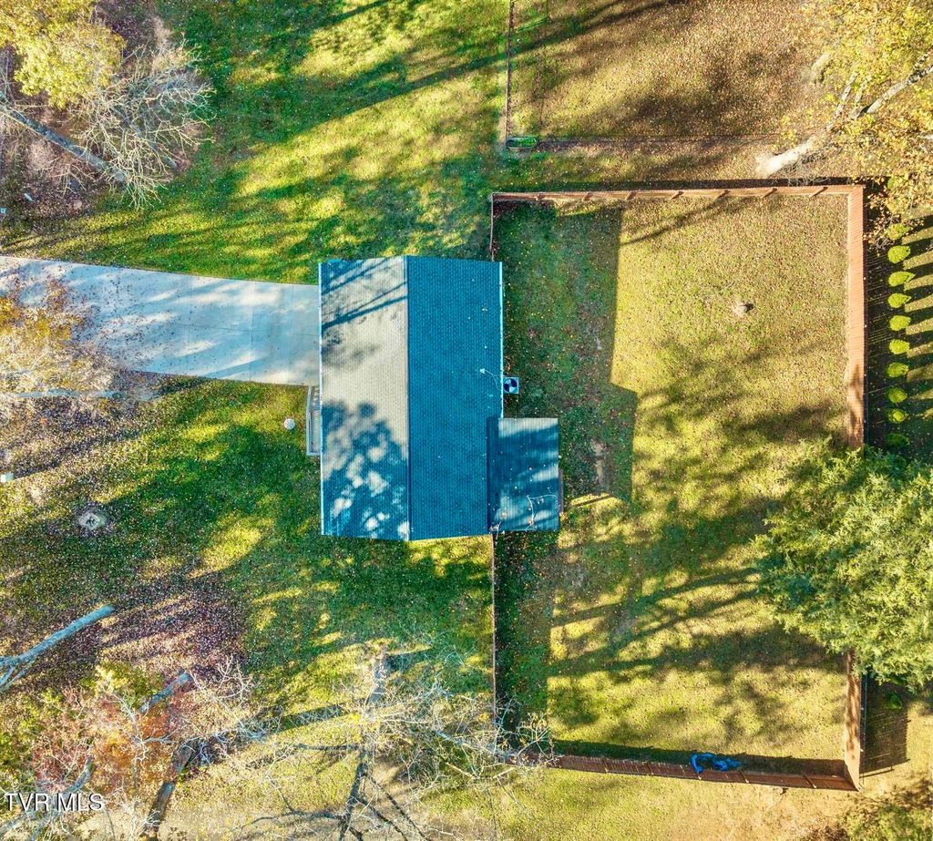 Photo of 135 Woodcrest Drive, Greeneville, TN 37745 (MLS # 9989626)