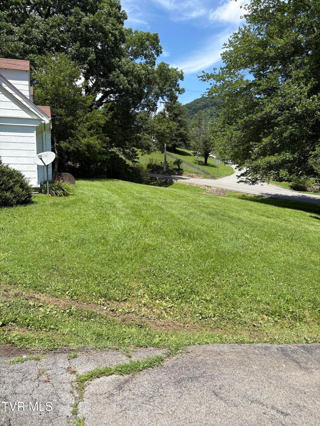 Photo of 313 Centre Avenue Ne Avenue, Coeburn, VA 24230 (MLS # 9983372)