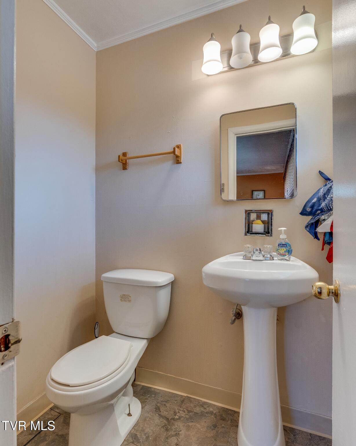 228 Lakeview Circle, Kingsport, Tennessee image 13