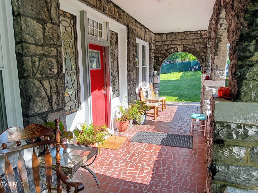 Photo of 311 12th Street, Bristol, TN 37620 (MLS # 9987614)