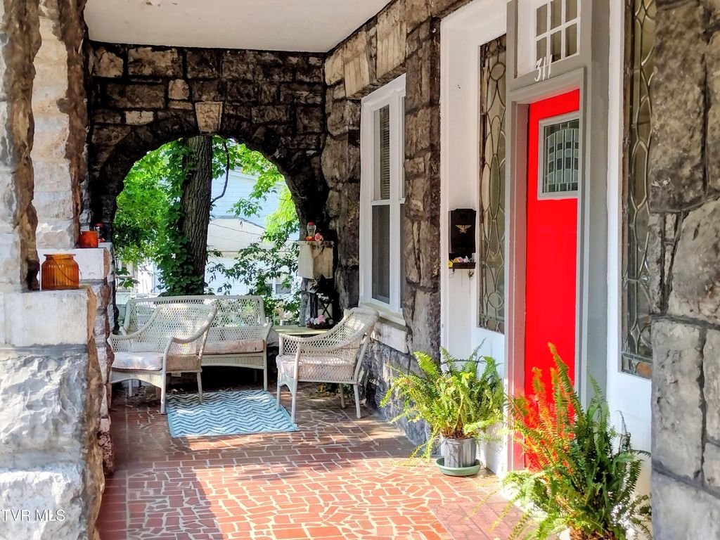 Photo of 311 12th Street, Bristol, TN 37620 (MLS # 9987614)