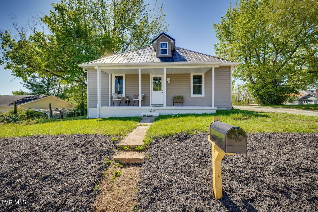 Photo of 112 Melrose Street, Bristol, TN 37620 (MLS # 9994383)
