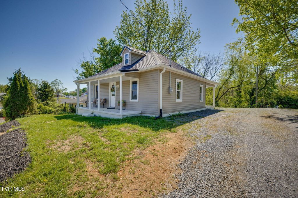Photo of 112 Melrose Street, Bristol, TN 37620 (MLS # 9994383)