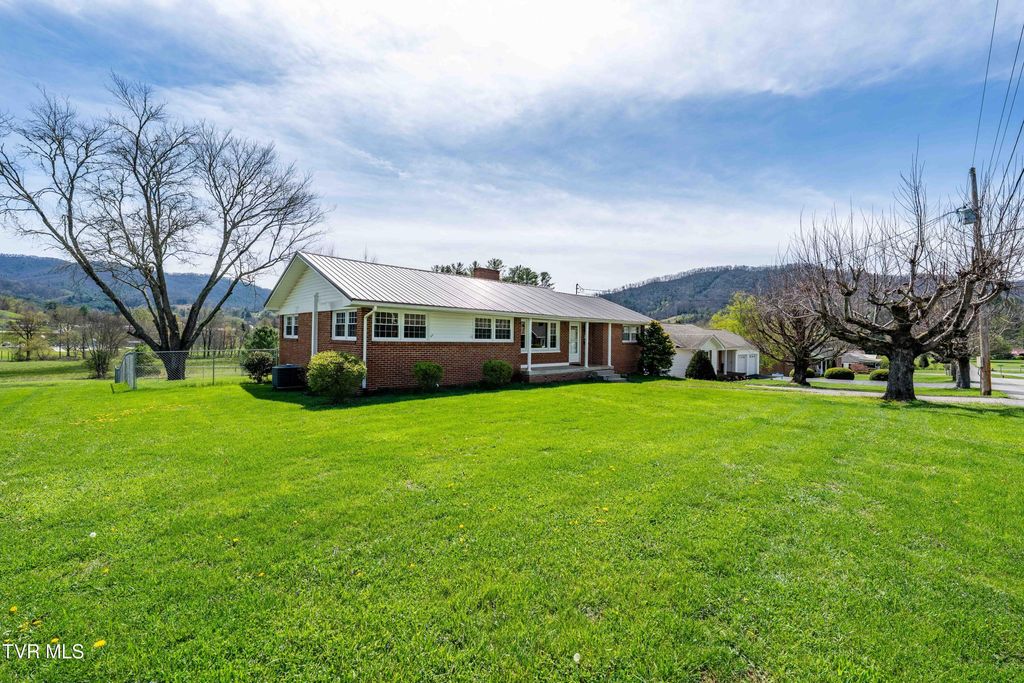 Photo of 248 Sunset Drive, Mountain City, TN 37683 (MLS # 9993502)