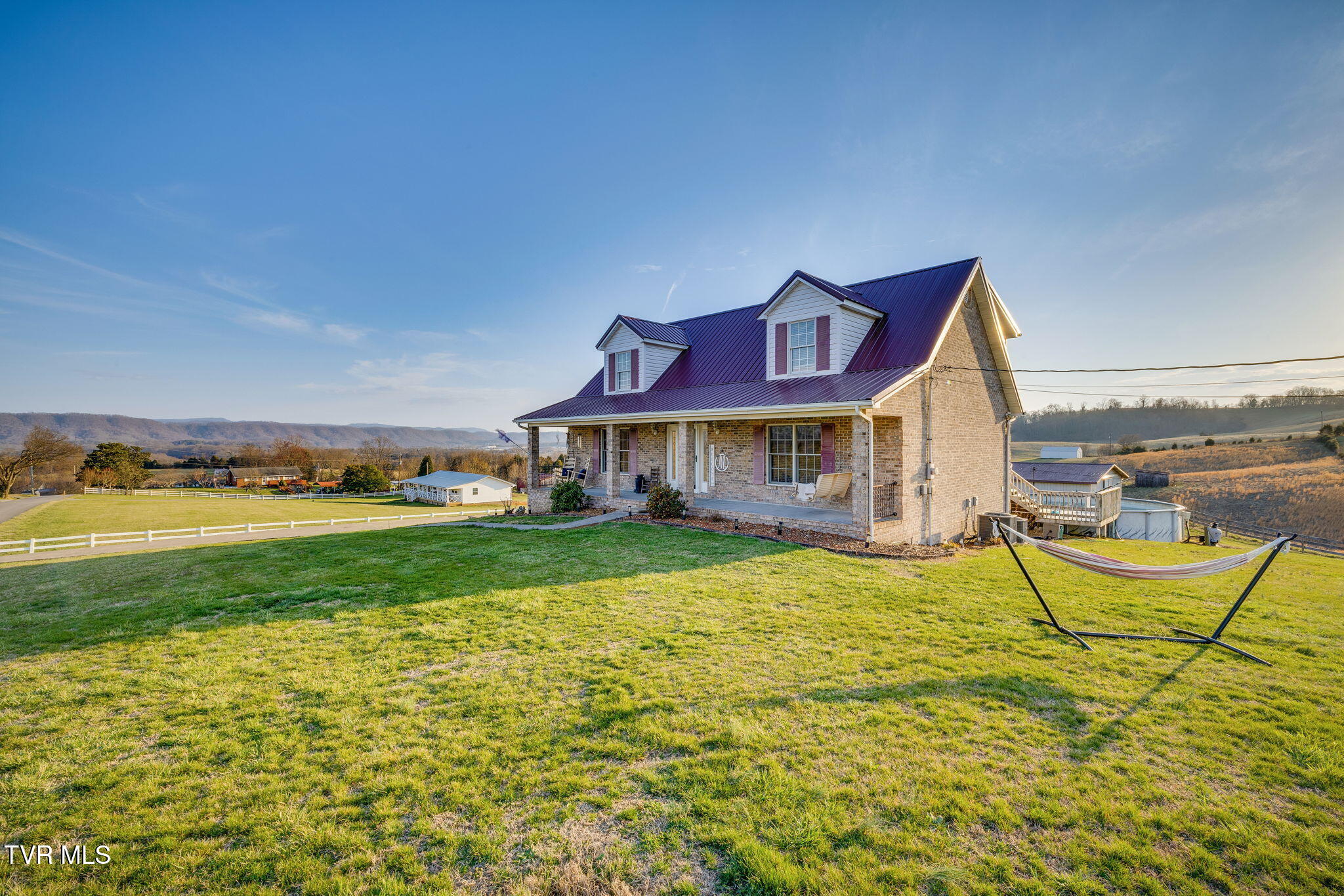 137 Hawthorne Road, Surgoinsville, Tennessee image 2