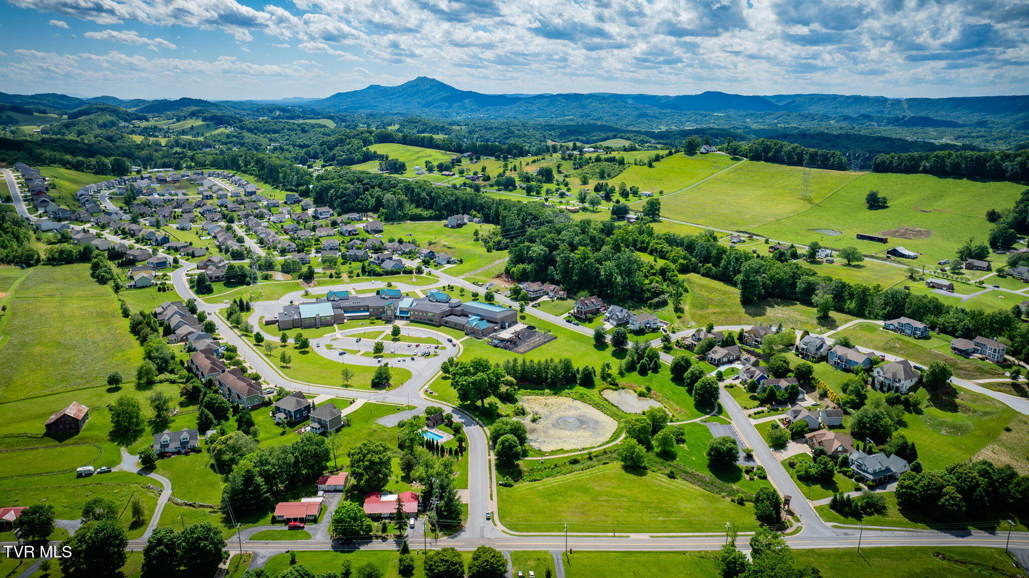 2420 Edinburgh Channel Road, Kingsport, Tennessee image 47