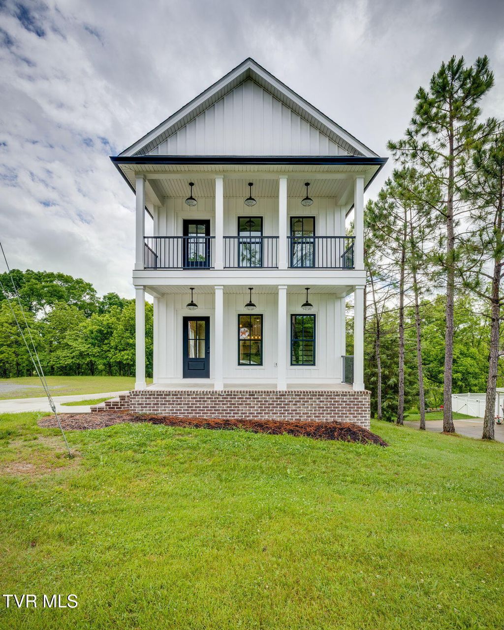 Photo of 2009 Idle Hour Road, Kingsport, TN 37660 (MLS # 9987342)