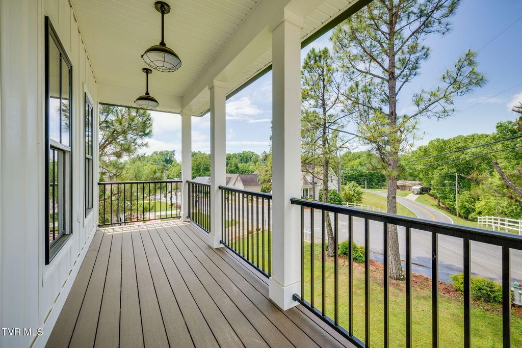 Photo of 2009 Idle Hour Road, Kingsport, TN 37660 (MLS # 9987342)