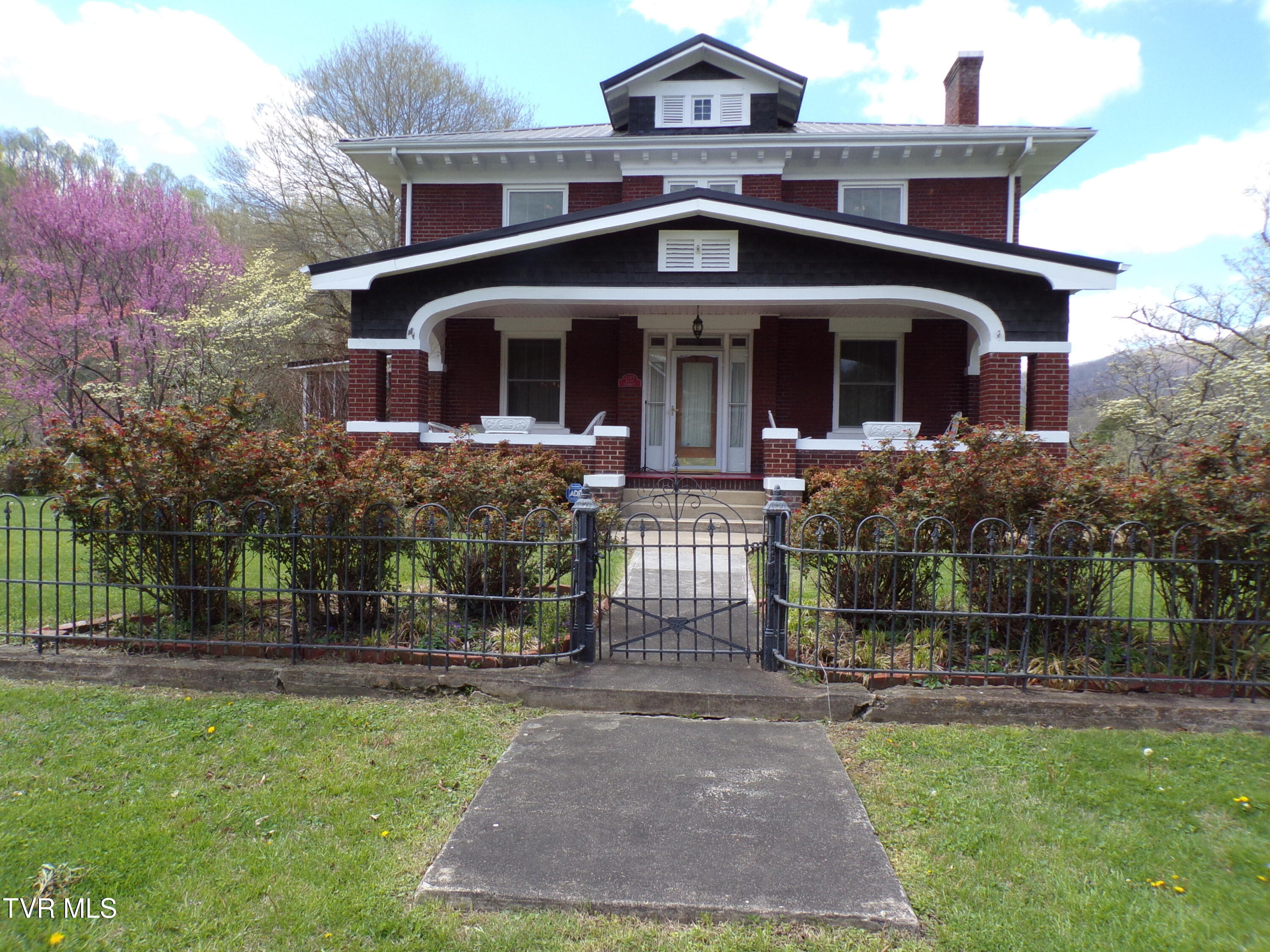 2117 Alto Street, Big Stone Gap, Virginia image 2