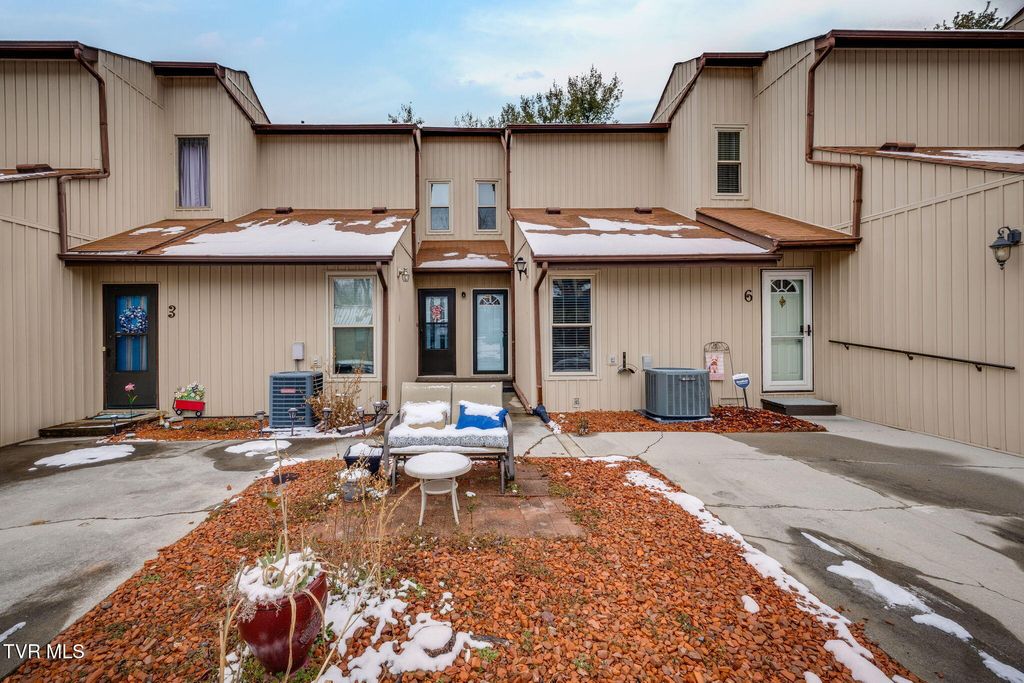 Photo of 780 Hamilton Road #Apt F5, Blountville, TN 37617 (MLS # 9990948)