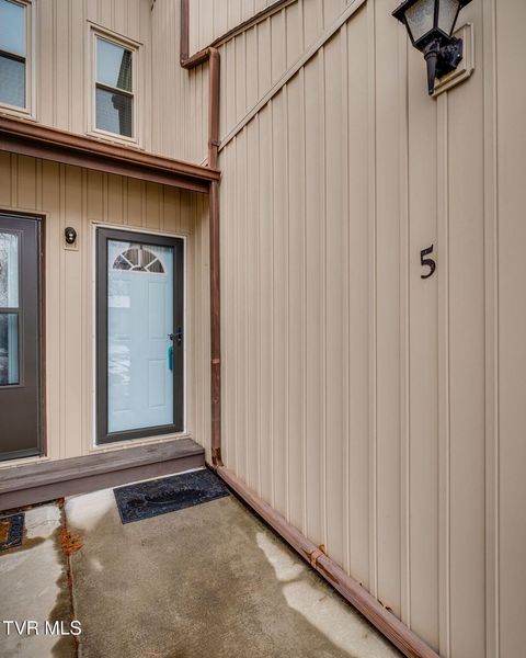 Condo For Sale - 780 Hamilton Road #APT F5<br/> Blountville, TN 37617