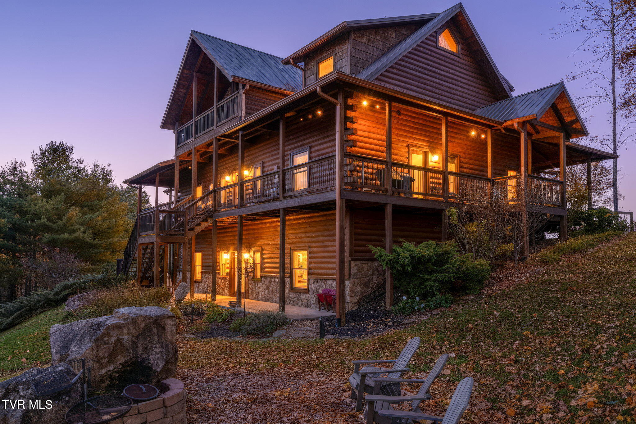 7464 Callalantee Drive