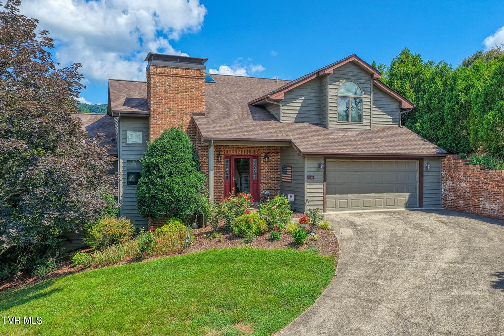 Photo of 223 Willowbend Court, Kingsport, TN 37660 (MLS # 9982730)