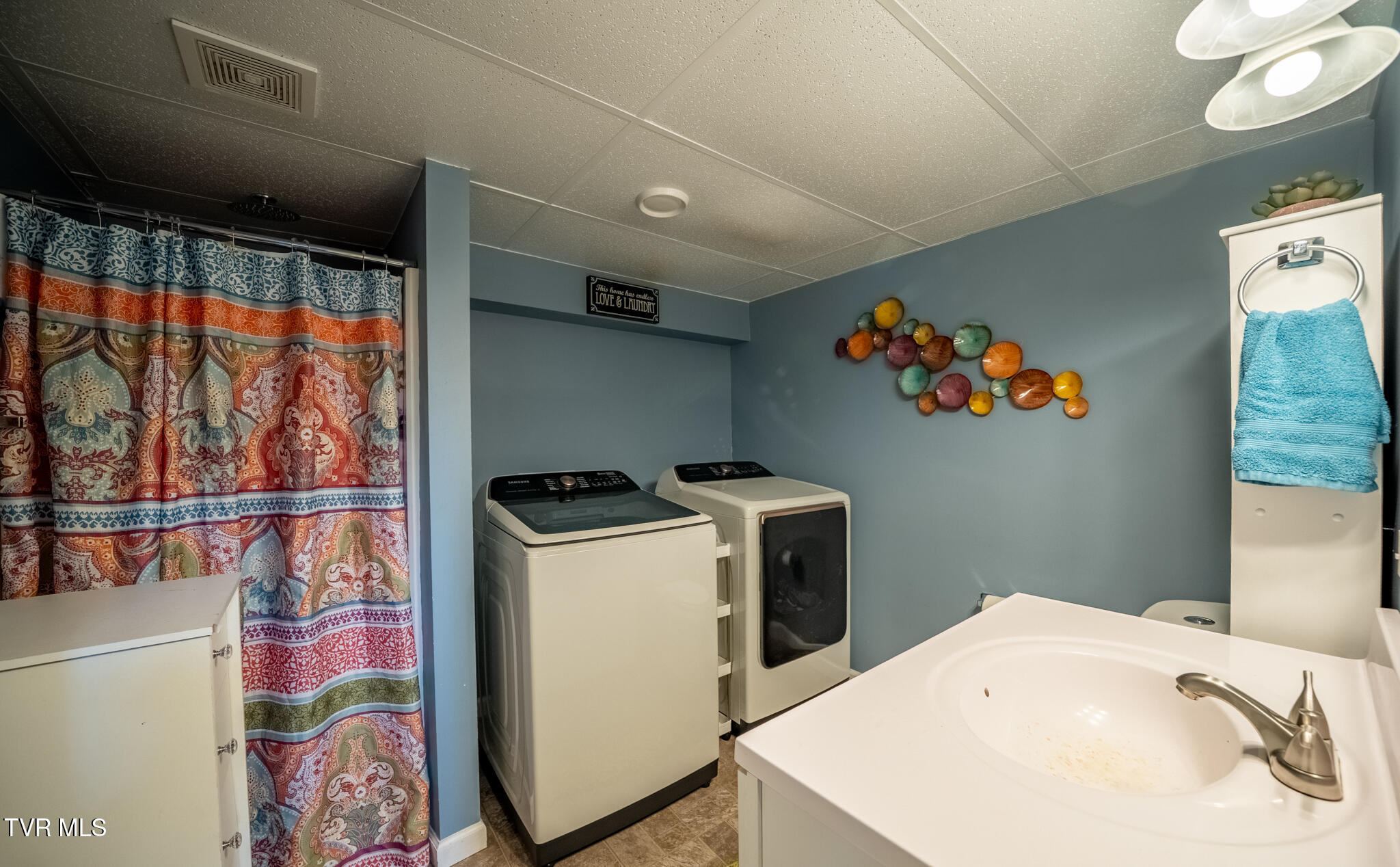 Jonesborough, Tennessee 37659, United States, 4 Bedrooms Bedrooms, ,3 BathroomsBathrooms,Residential,Active,172305