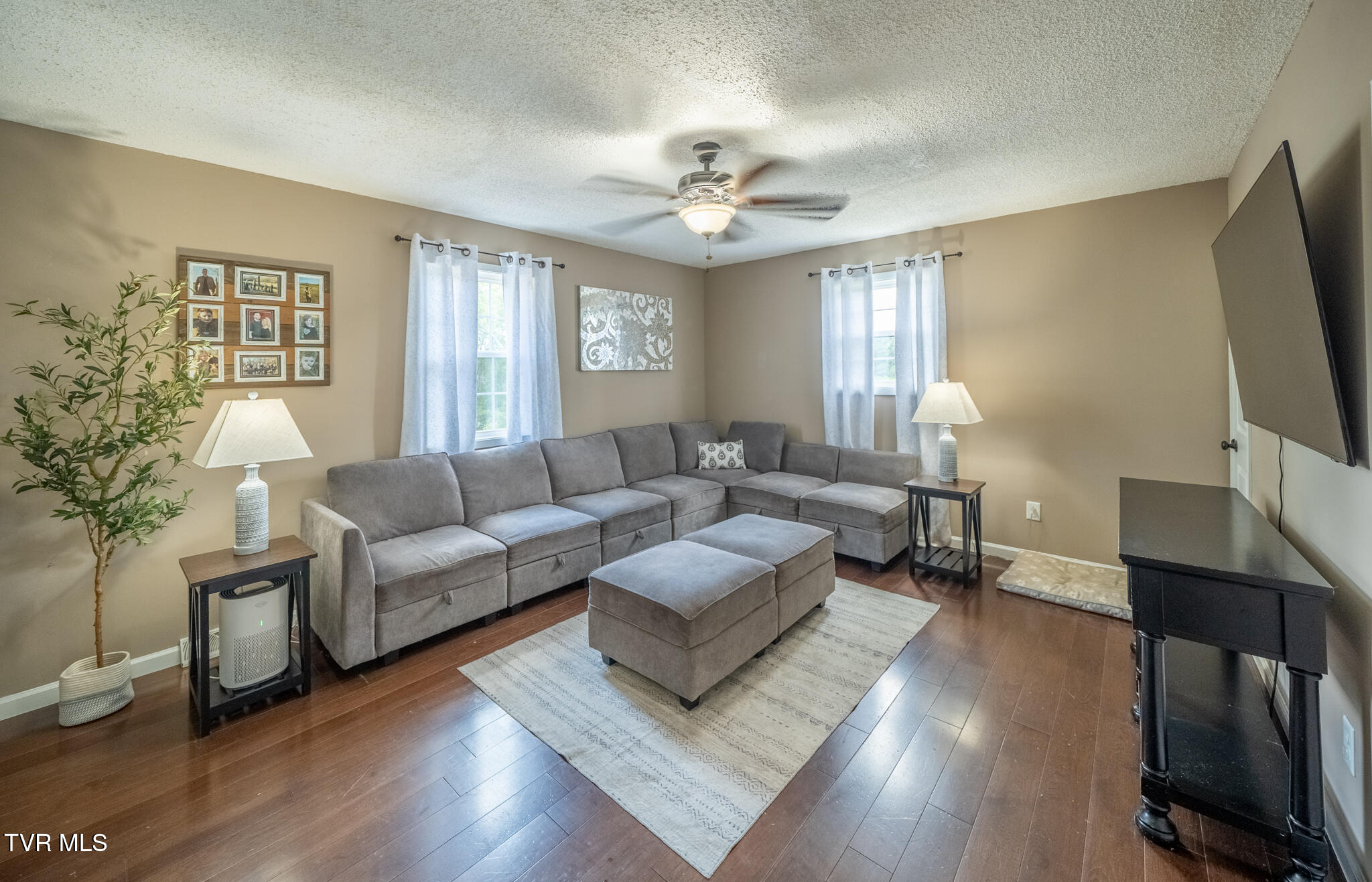 Jonesborough, Tennessee 37659, United States, 4 Bedrooms Bedrooms, ,3 BathroomsBathrooms,Residential,Active,172305