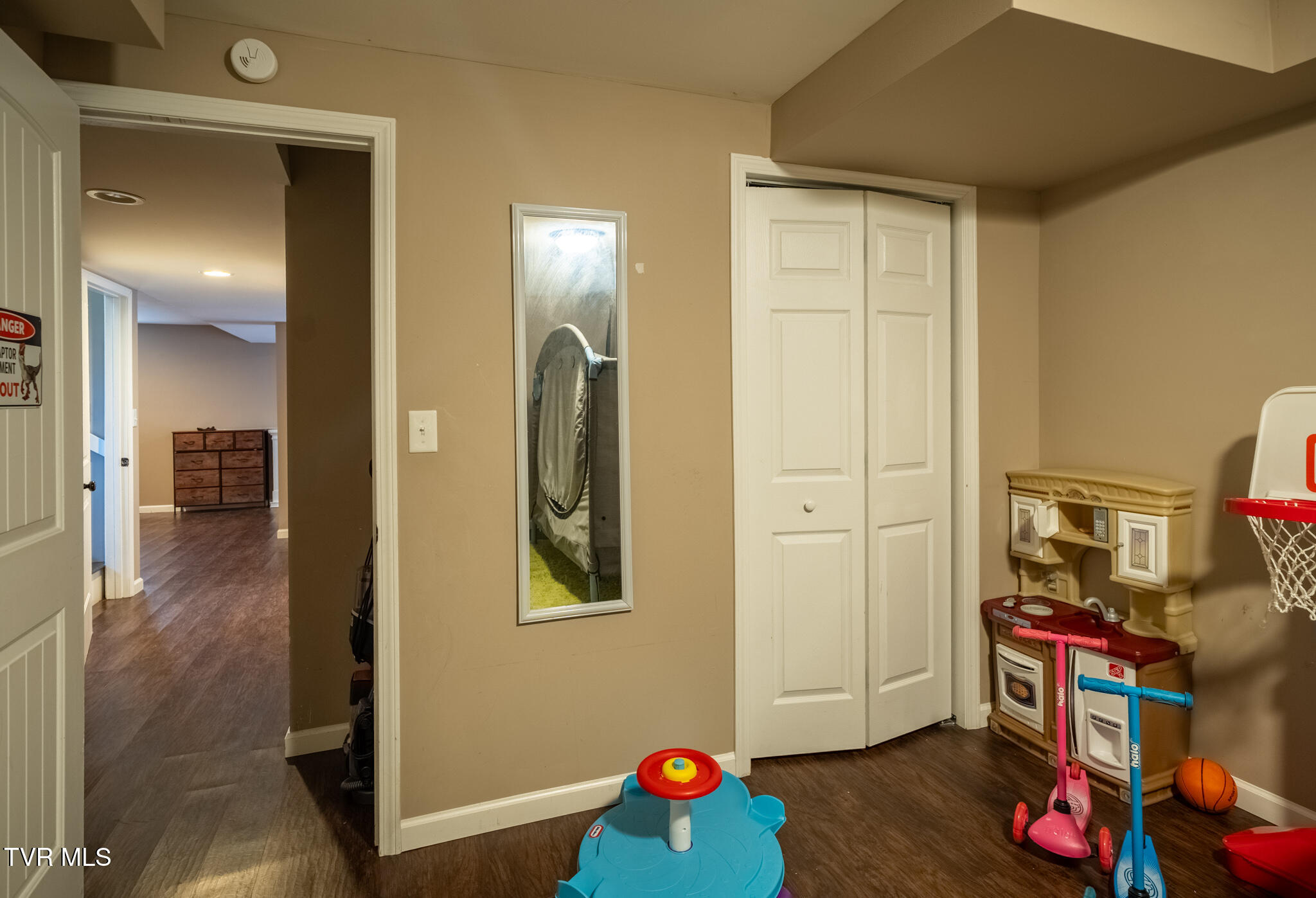 Jonesborough, Tennessee 37659, United States, 4 Bedrooms Bedrooms, ,3 BathroomsBathrooms,Residential,Active,172305