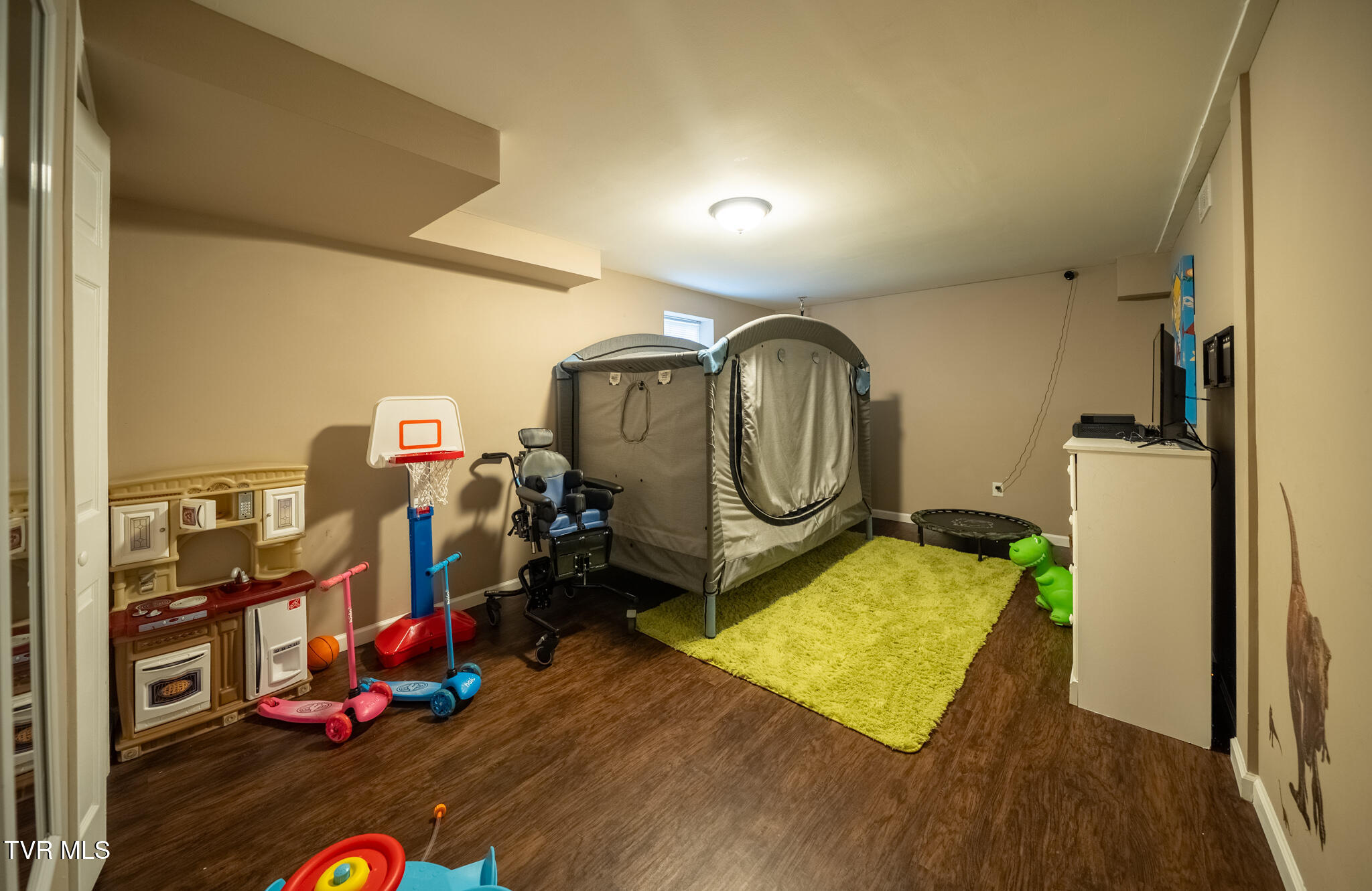 Jonesborough, Tennessee 37659, United States, 4 Bedrooms Bedrooms, ,3 BathroomsBathrooms,Residential,Active,172305