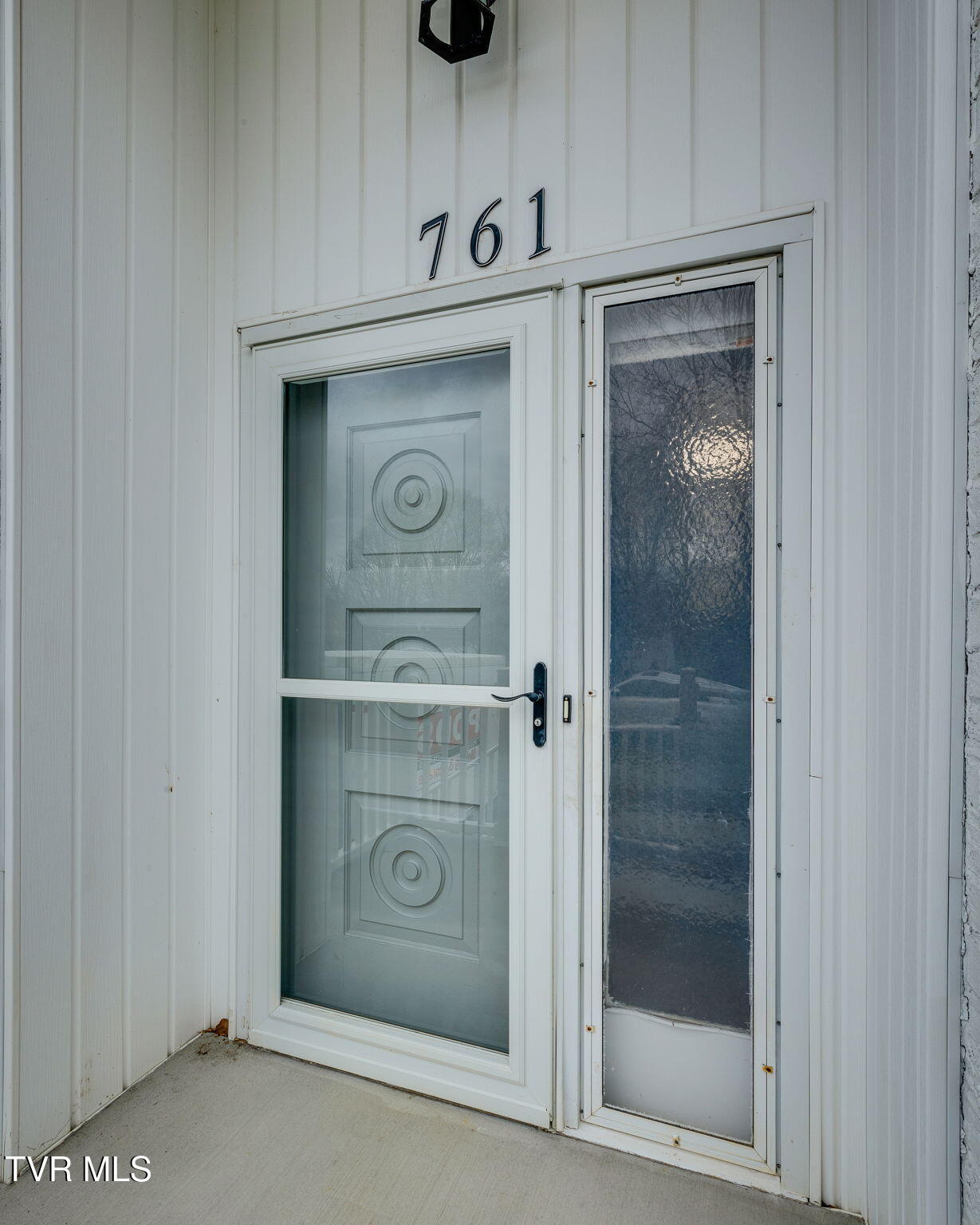 761 Meadowcrest Drive, Bristol, Virginia image 2
