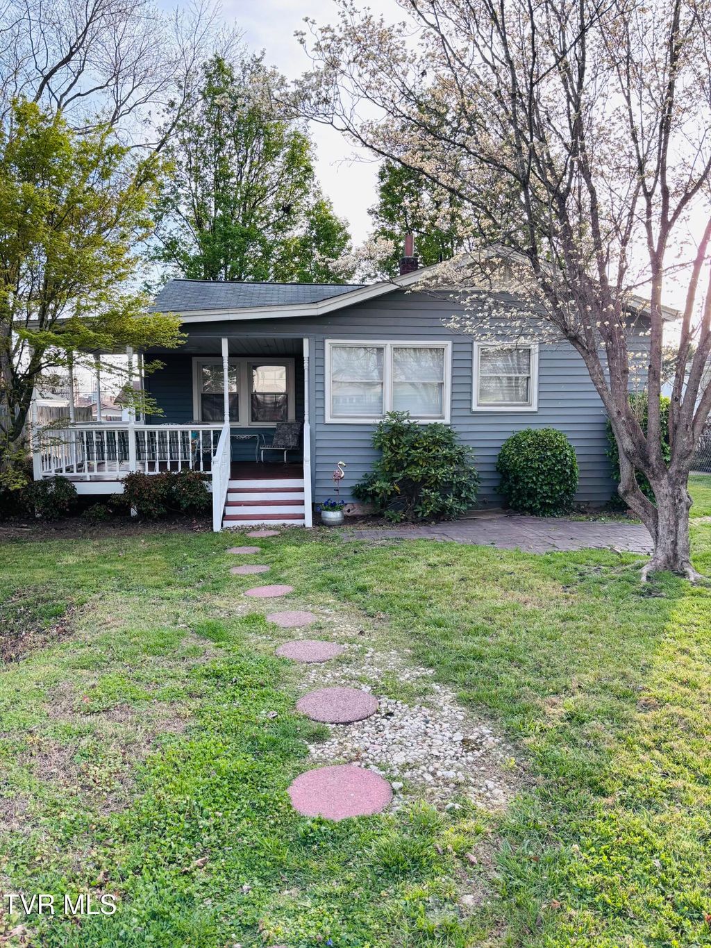 Photo of 1644 Redwood Drive, Kingsport, TN 37664 (MLS # 9993495)