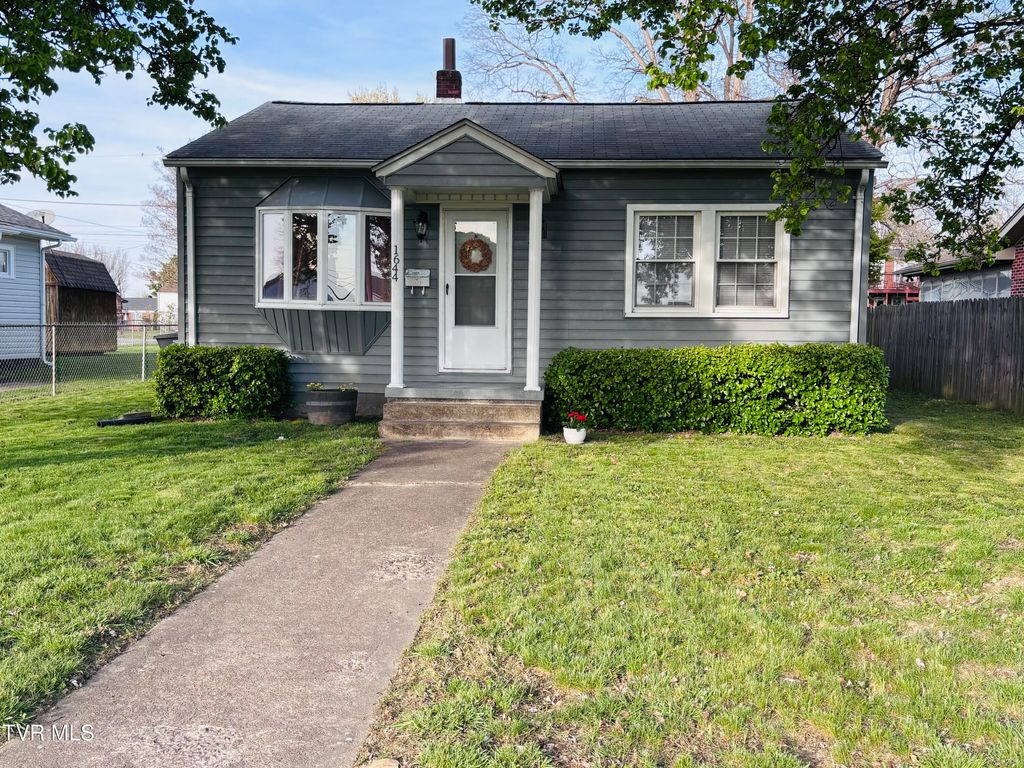 Photo of 1644 Redwood Drive, Kingsport, TN 37664 (MLS # 9993495)