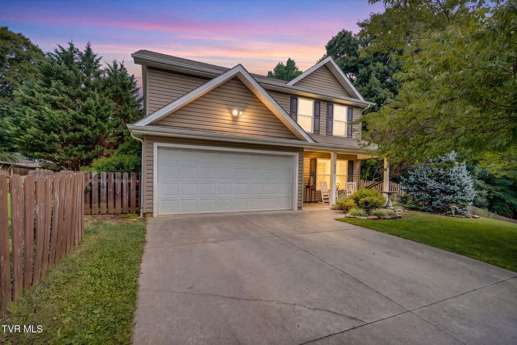 Photo of 223 Atoll Way, Jonesborough, TN 37659 (MLS # 9998370)